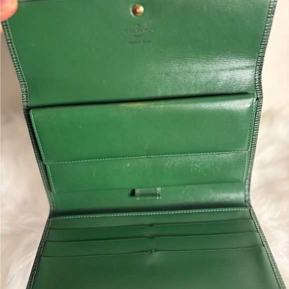 Louis Vuitton Green Sarah Epi Wallet - Picture 11 of 12